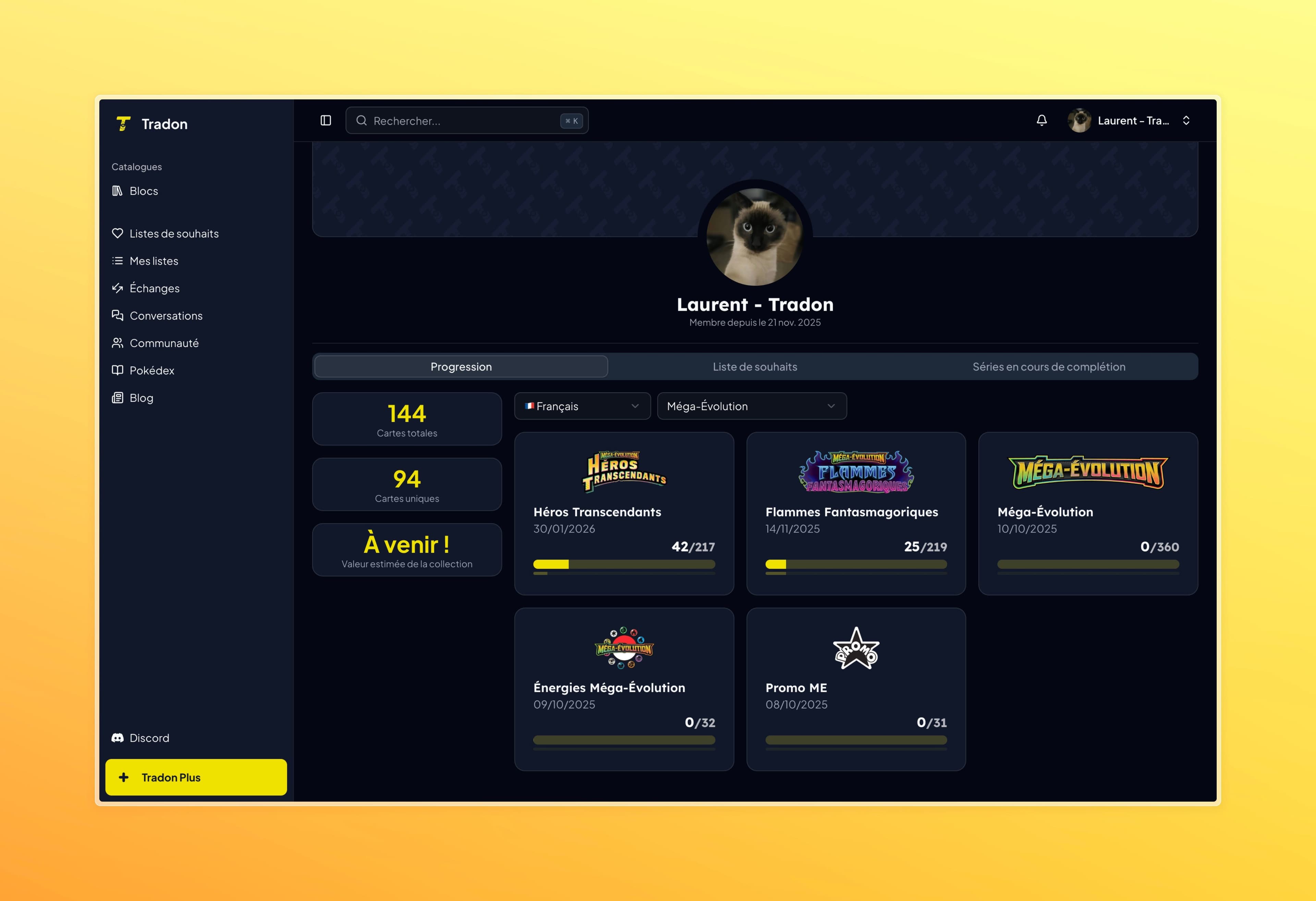 Capture d’écran du tableau de bord du profil « Laurent – Tradon » sur la plateforme Tradon. L’interface sombre affiche les statistiques de la collection de cartes (144 cartes totales, 94 uniques), la langue française sélectionnée et la catégorie Méga-Évolution. Plusieurs séries sont visibles avec leur progression, dont « Héros Transcendants », « Flammes Fantasmagoriques » et « Méga-Évolution ». Un menu de navigation latéral est présent à gauche.